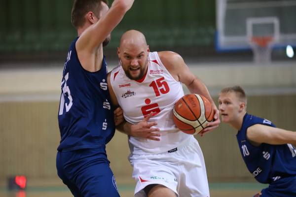 Devils gewinnen in fremder Halle