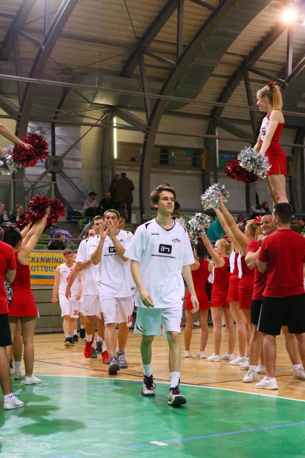 White Devils und die Cottbus Crabettes