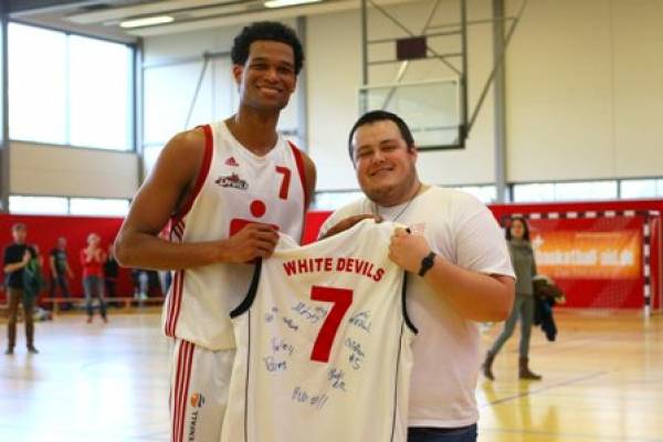 Terence Billups mit Headcoach Steven Herfurth